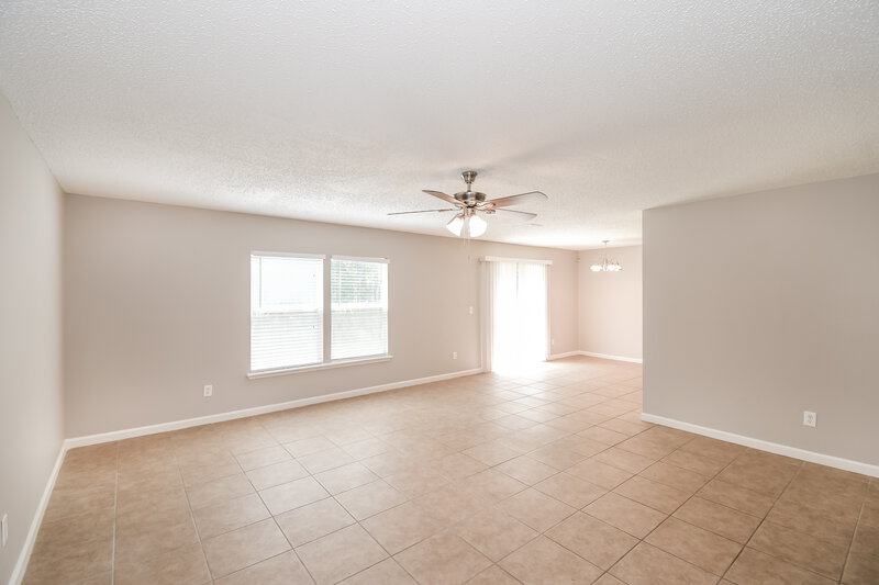 1,630/Mo, 6918 S Recreation Trail Jacksonville, FL 32244 Living Room View