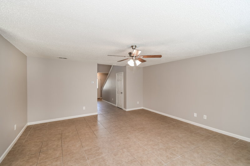 1,630/Mo, 6918 S Recreation Trail Jacksonville, FL 32244 Living Room View 3