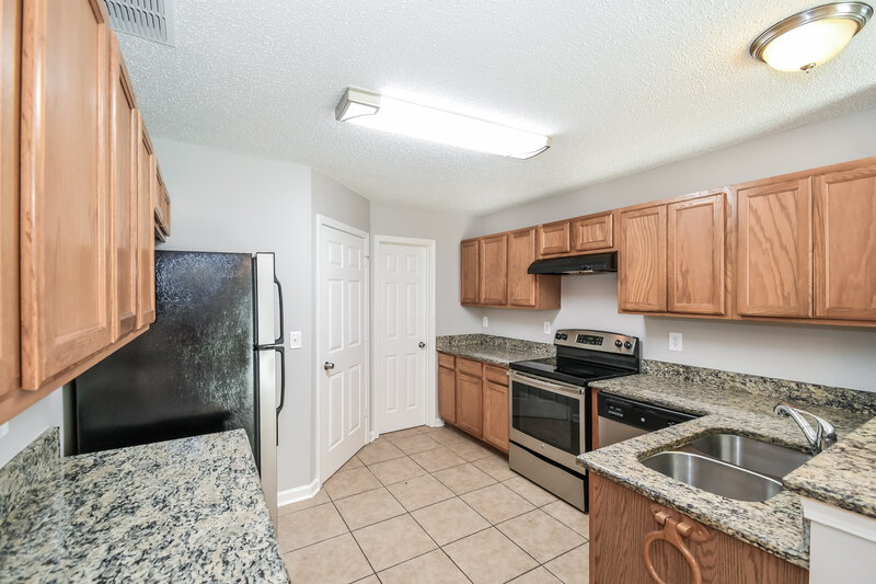 1,630/Mo, 6918 S Recreation Trail Jacksonville, FL 32244 Kitchen View 2
