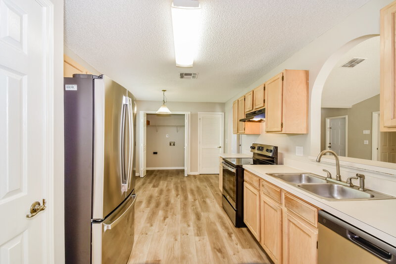 2,570/Mo, 8274 Creek Hollow Ct Jacksonville, FL 32244 Kitchen View