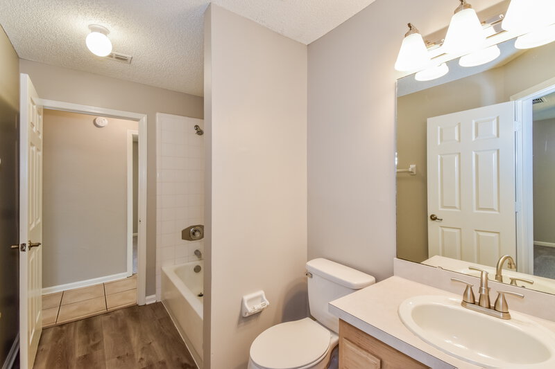 2,570/Mo, 8274 Creek Hollow Ct Jacksonville, FL 32244 Bathroom View