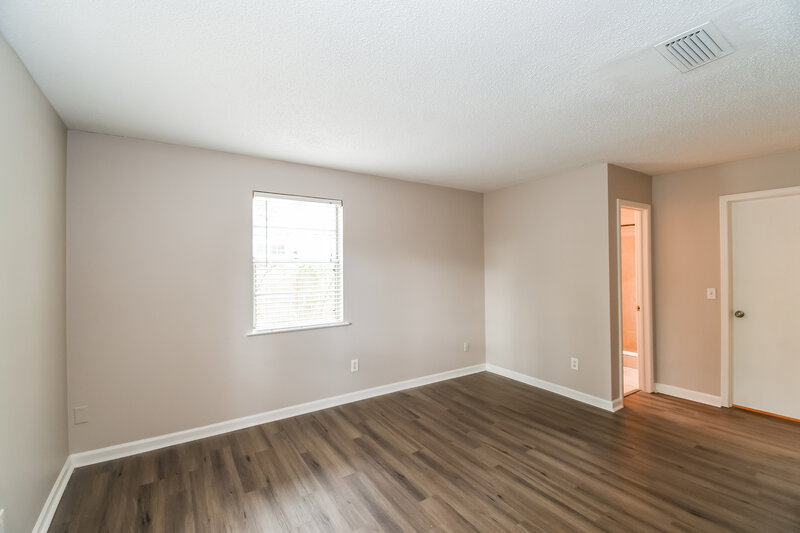 1,700/Mo, 5159 Beige St Jacksonville, FL 32258 Main Bedroom View