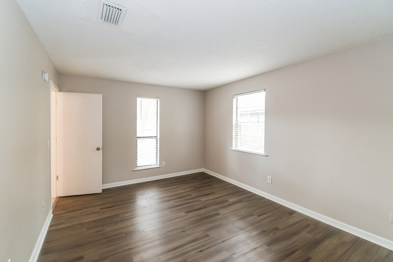 1,700/Mo, 5159 Beige St Jacksonville, FL 32258 Main Bedroom View 2