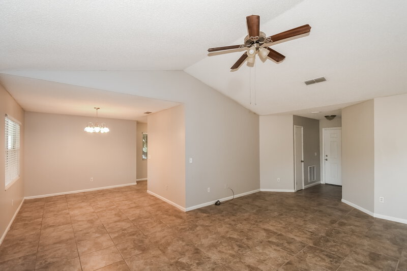 1,770/Mo, 8244 Sawmill Creek Dr Jacksonville, FL 32244 Living Room View 4