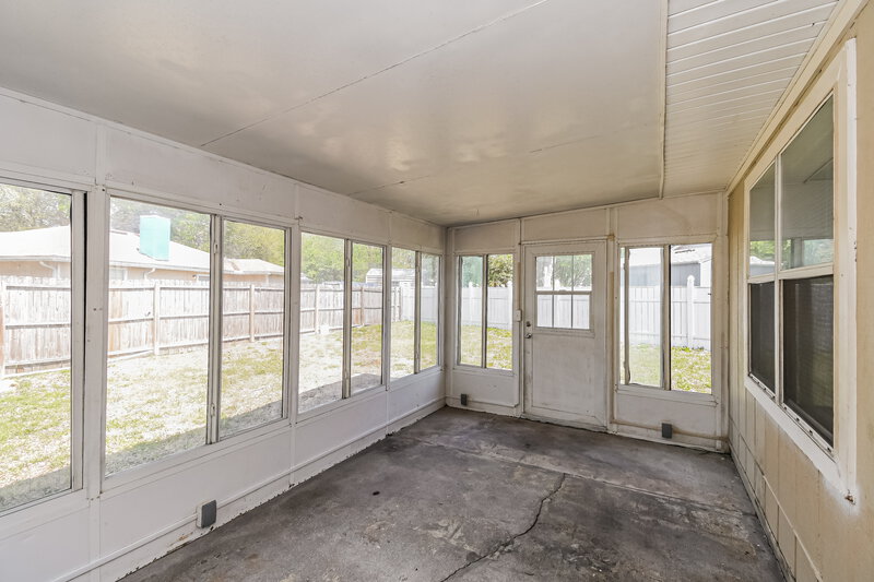 1,825/Mo, 8244 Sawmill Creek Dr Jacksonville, FL 32244 Sun Room View