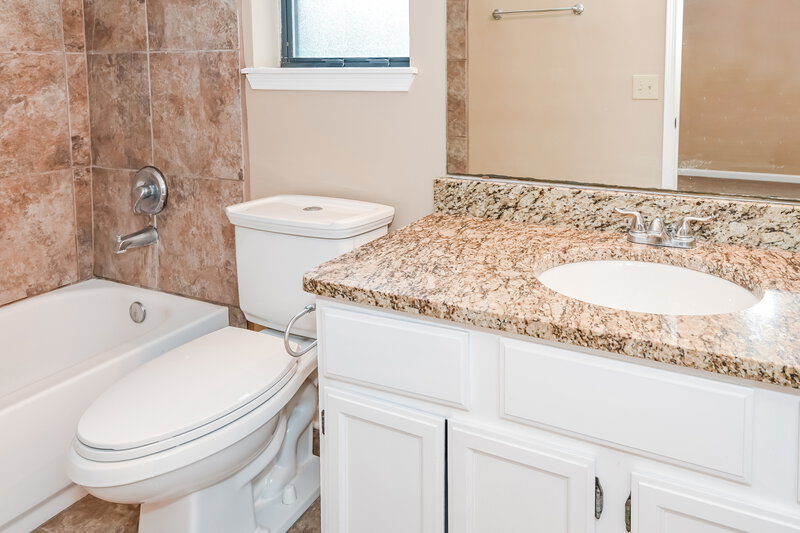 2,000/Mo, 1364 Trotters Walk Way Jacksonville, FL 32225 Bathroom View