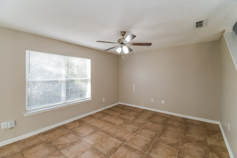 1,815/Mo, 8730 Buzz Ct Jacksonville, FL 32216 Living Room View 3