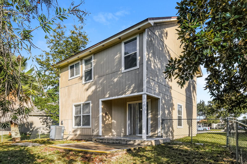 1,815/Mo, 8730 Buzz Ct Jacksonville, FL 32216 Rear View