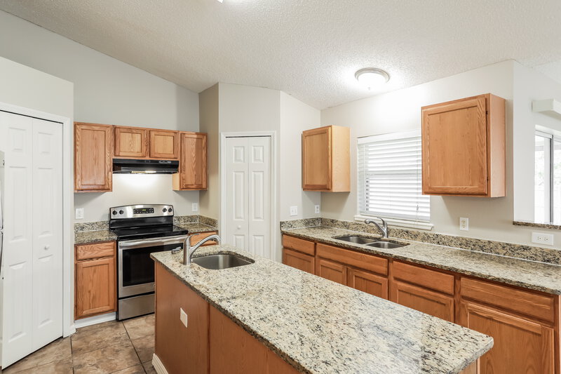 1,960/Mo, 3190 Sedona Trail Jacksonville, FL 32208 Kitchen View