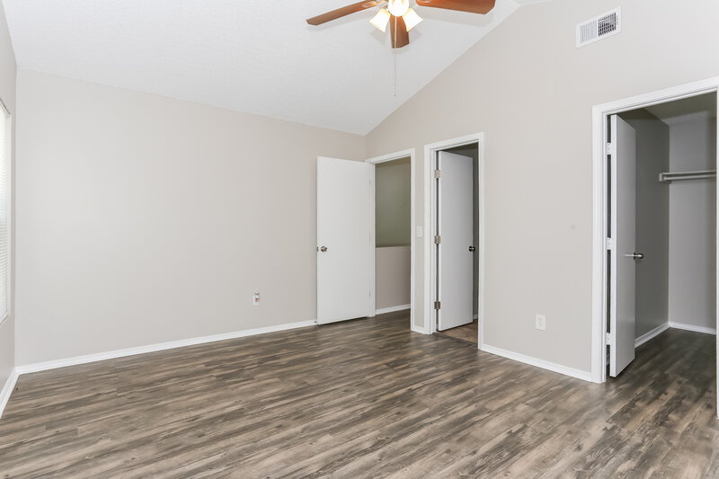 1,720/Mo, 11002 Traci Lynn Dr Jacksonville, FL 32218 Main Bedroom View 3