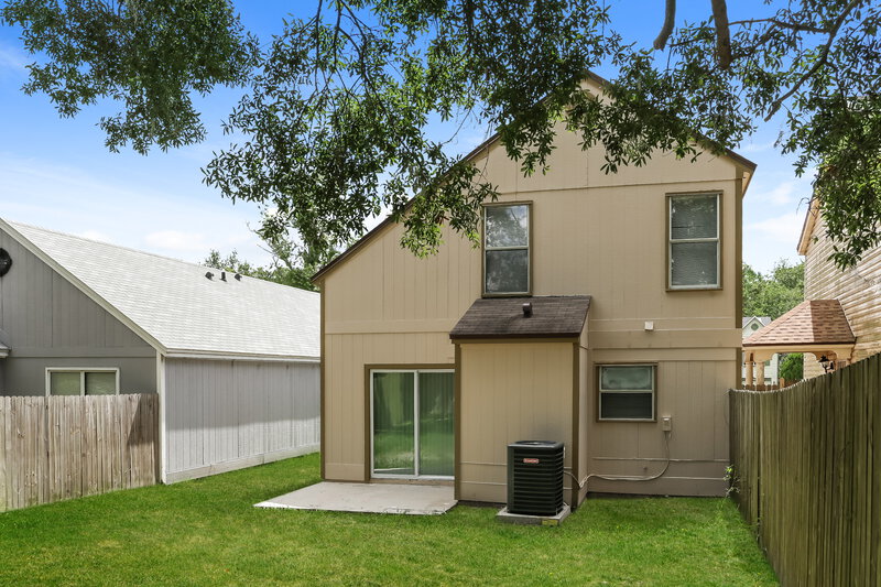 1,720/Mo, 11002 Traci Lynn Dr Jacksonville, FL 32218 Rear View