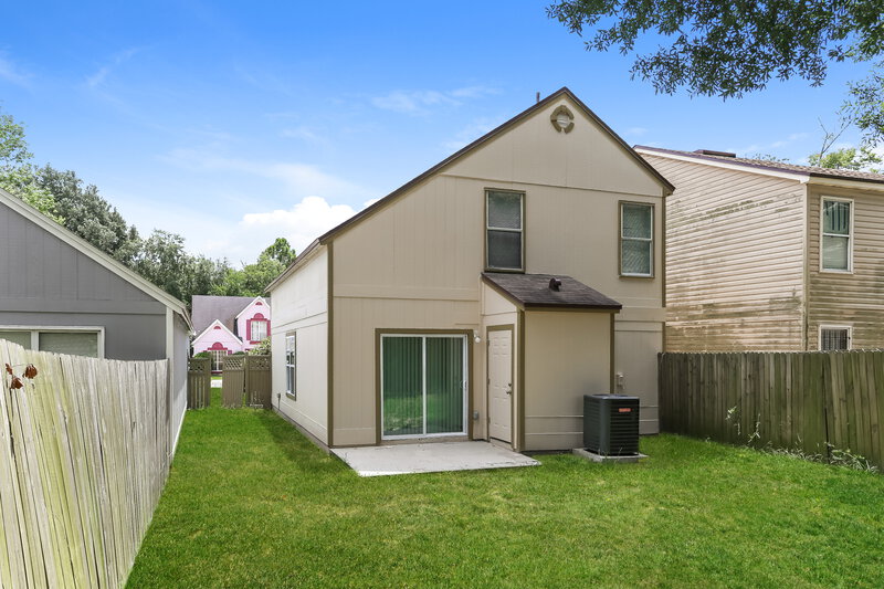 1,720/Mo, 11002 Traci Lynn Dr Jacksonville, FL 32218 Rear View 2