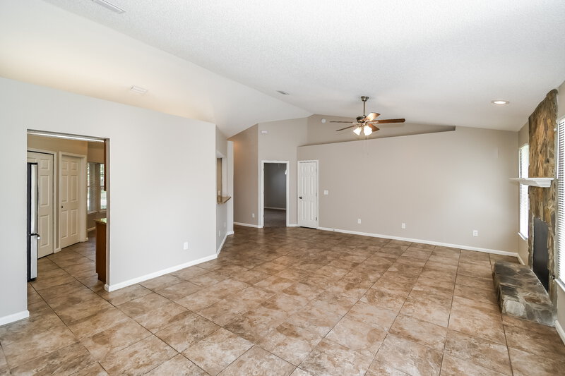 1,815/Mo, 8133 W Fieldside Dr Jacksonville, FL 32244 Living Room View 2