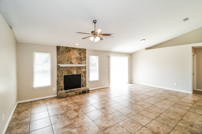 1,815/Mo, 8133 W Fieldside Dr Jacksonville, FL 32244 Living Room View 4
