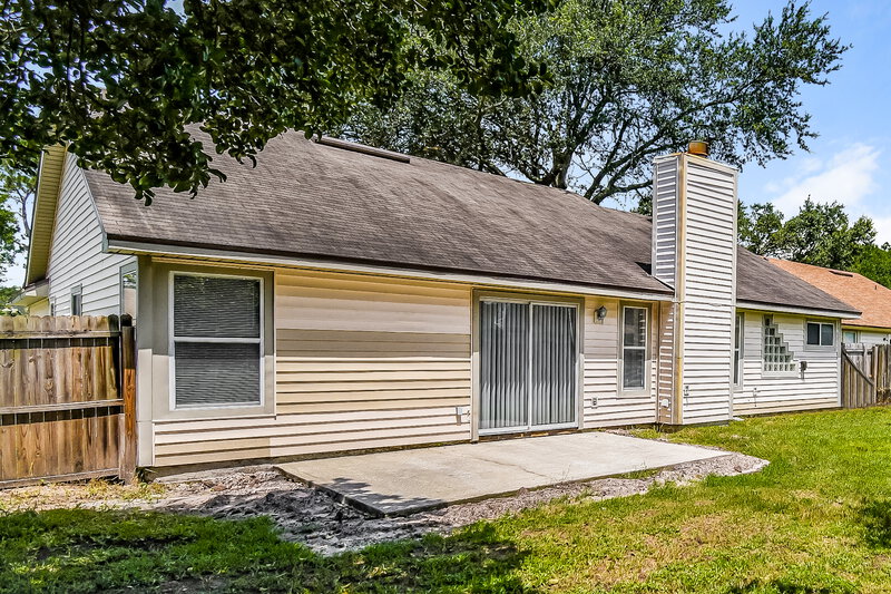 1,815/Mo, 8133 W Fieldside Dr Jacksonville, FL 32244 Rear View