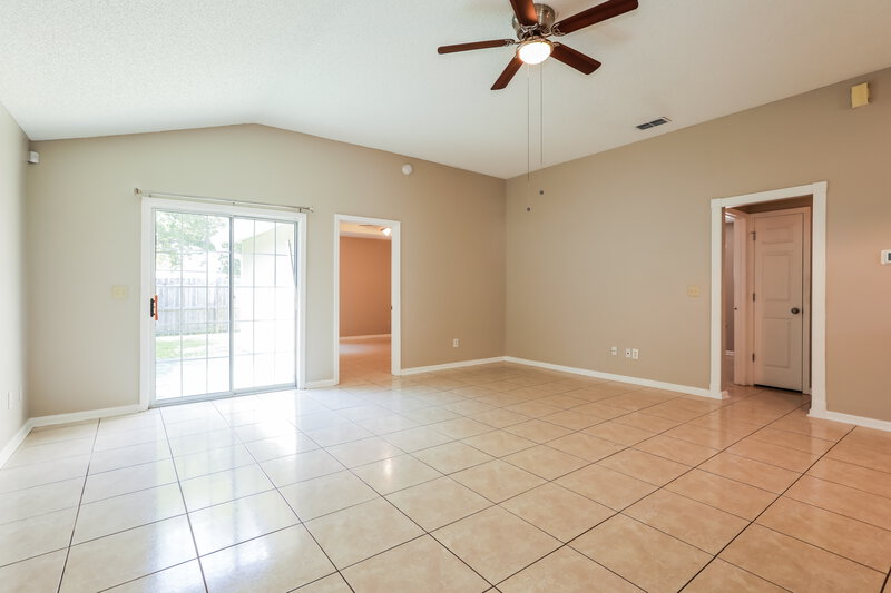 1,745/Mo, 1542 Slash Pine Ct Orange Park, FL 32073 Living Room View