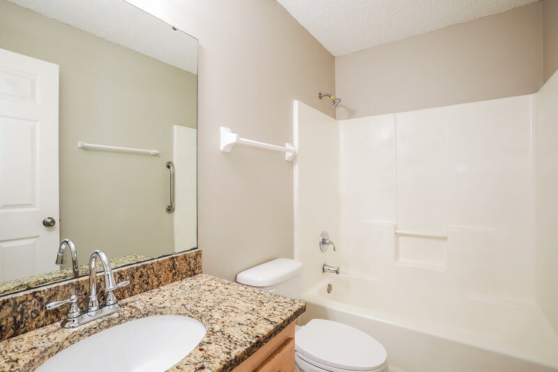 1,745/Mo, 1542 Slash Pine Ct Orange Park, FL 32073 Bathroom View