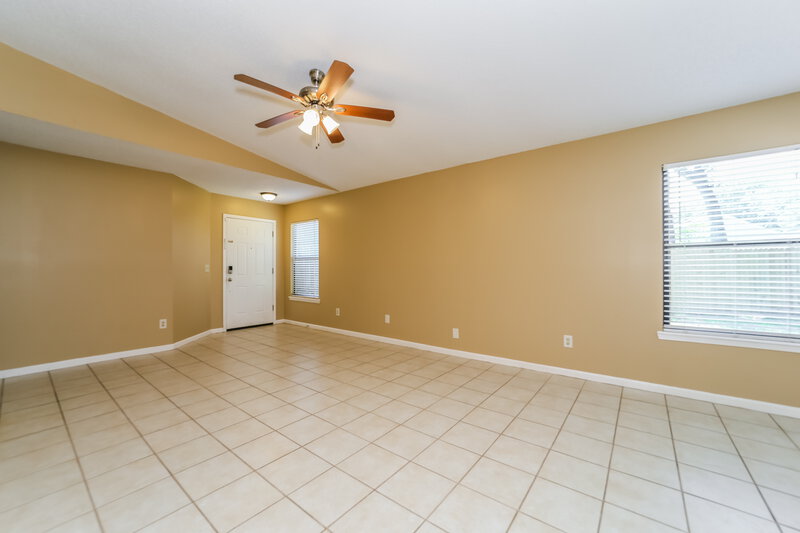 1,910/Mo, 2244 Aspen Ridge Ct Jacksonville, FL 32233 Living Room View 2