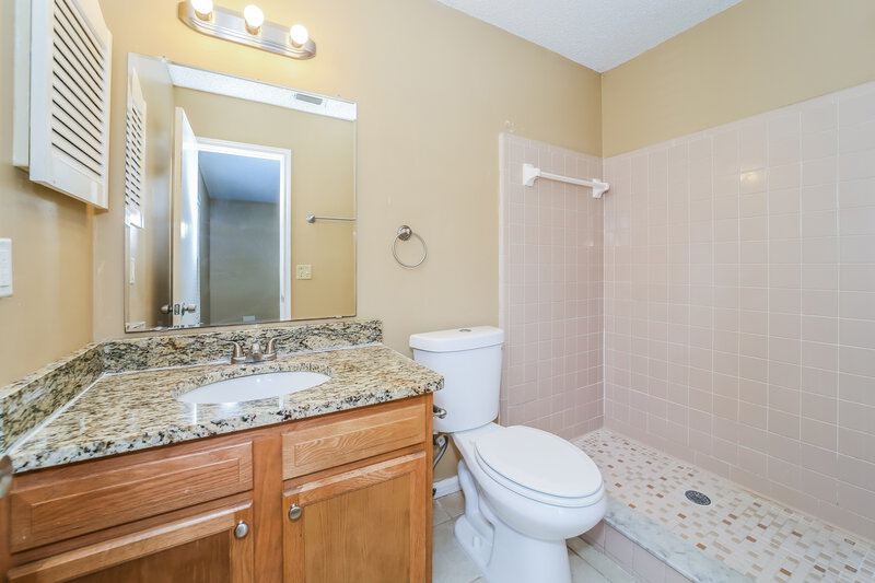 1,910/Mo, 2244 Aspen Ridge Ct Jacksonville, FL 32233 Main Bathroom View