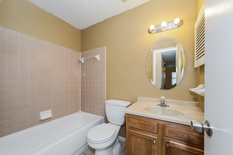 1,910/Mo, 2244 Aspen Ridge Ct Jacksonville, FL 32233 Bathroom View