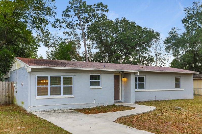 1,475/Mo, 6239 Commodore Dr Jacksonville, FL 32244 Front View