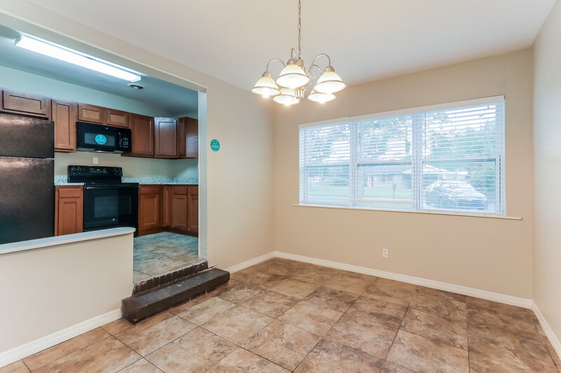 1,475/Mo, 6239 Commodore Dr Jacksonville, FL 32244 Dining Room View