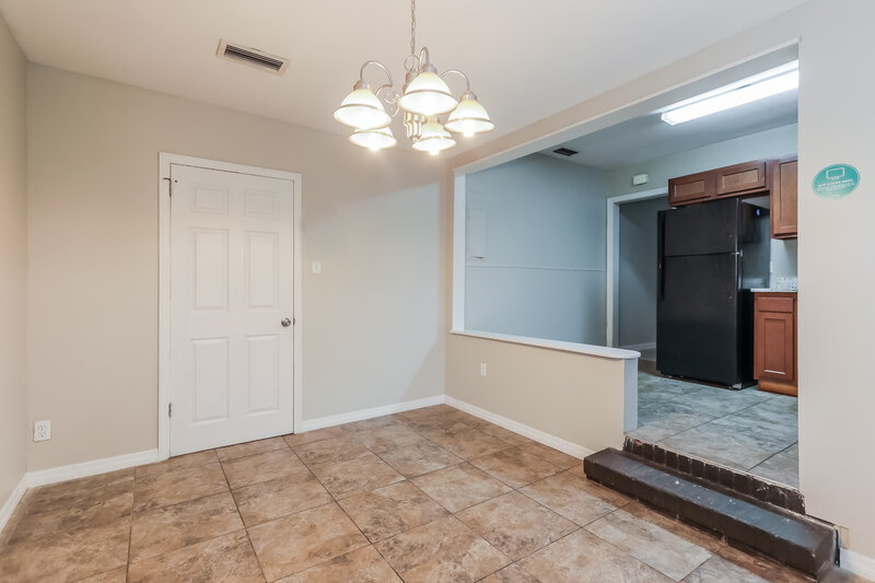 1,475/Mo, 6239 Commodore Dr Jacksonville, FL 32244 Dining Room View 2