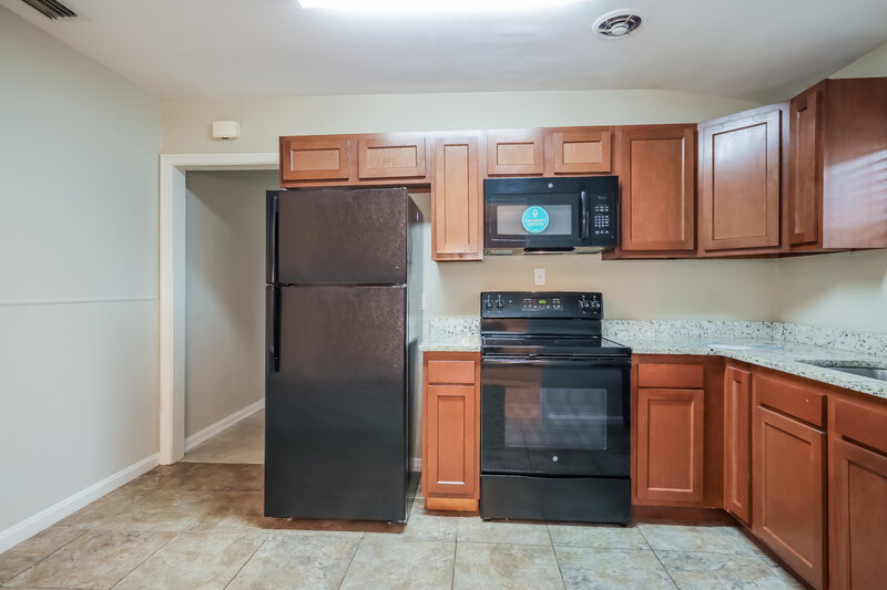 1,475/Mo, 6239 Commodore Dr Jacksonville, FL 32244 Kitchen View 2