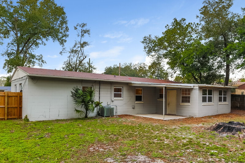 1,475/Mo, 6239 Commodore Dr Jacksonville, FL 32244 Rear View 2