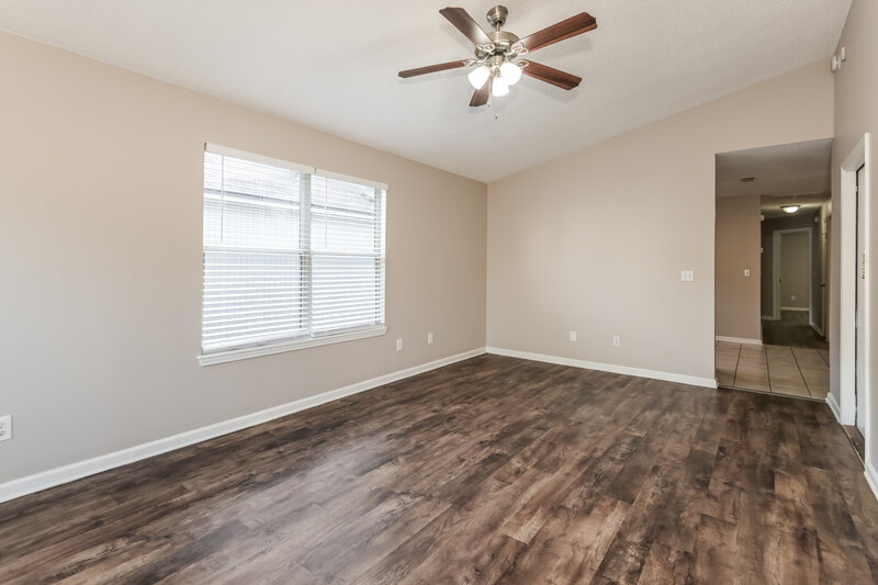 1,435/Mo, 5137 Glen Alan Ct N Jacksonville, FL 32210 Living Room View