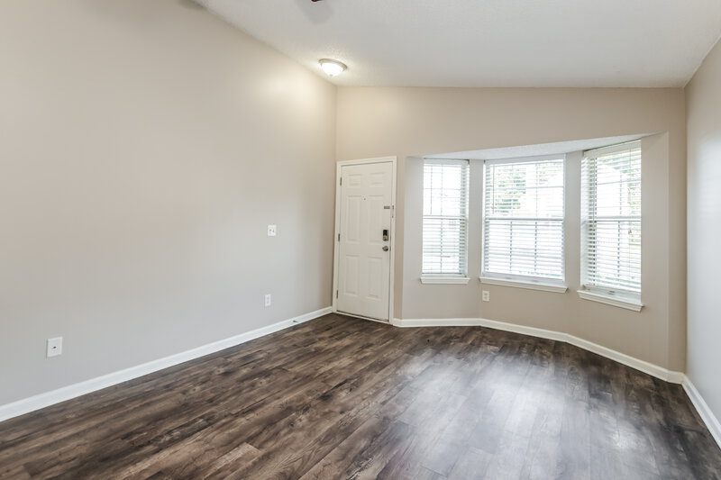 1,435/Mo, 5137 Glen Alan Ct N Jacksonville, FL 32210 Living Room View 3