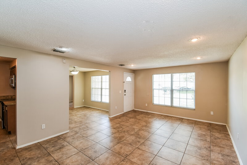 1,630/Mo, 8244 Yolanda Ct Jacksonville, FL 32210 Living Room View 2