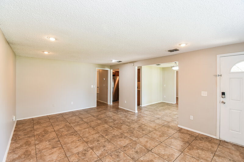1,630/Mo, 8244 Yolanda Ct Jacksonville, FL 32210 Living Room View 3