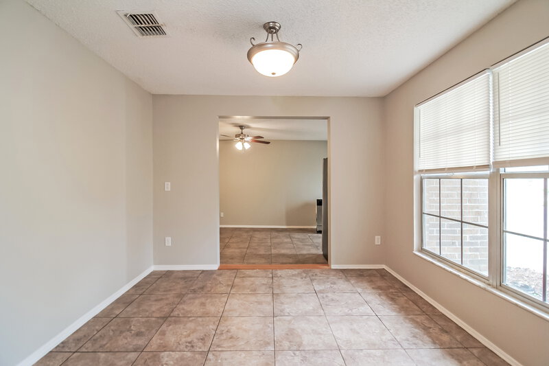 1,635/Mo, 8244 Yolanda Ct Jacksonville, FL 32210 Dining Room View