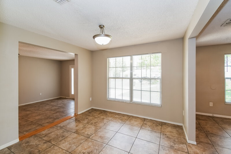 1,630/Mo, 8244 Yolanda Ct Jacksonville, FL 32210 Dining Room View
