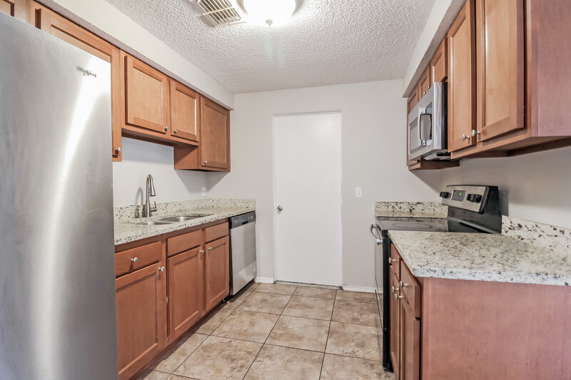 1,635/Mo, 8244 Yolanda Ct Jacksonville, FL 32210 Kitchen View