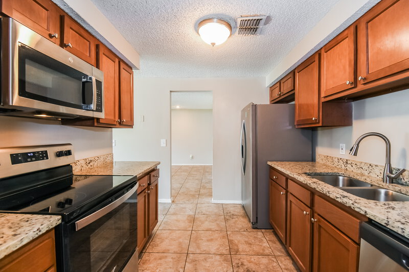 1,630/Mo, 8244 Yolanda Ct Jacksonville, FL 32210 Kitchen View