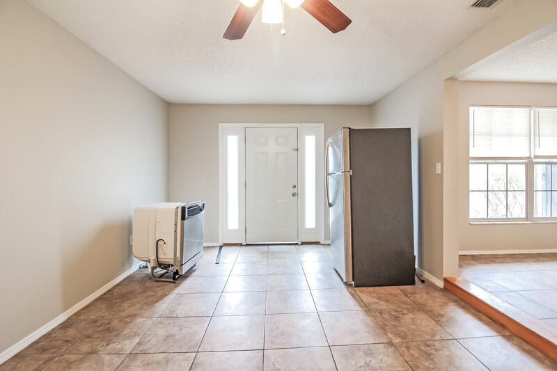 1,635/Mo, 8244 Yolanda Ct Jacksonville, FL 32210 Family Room View