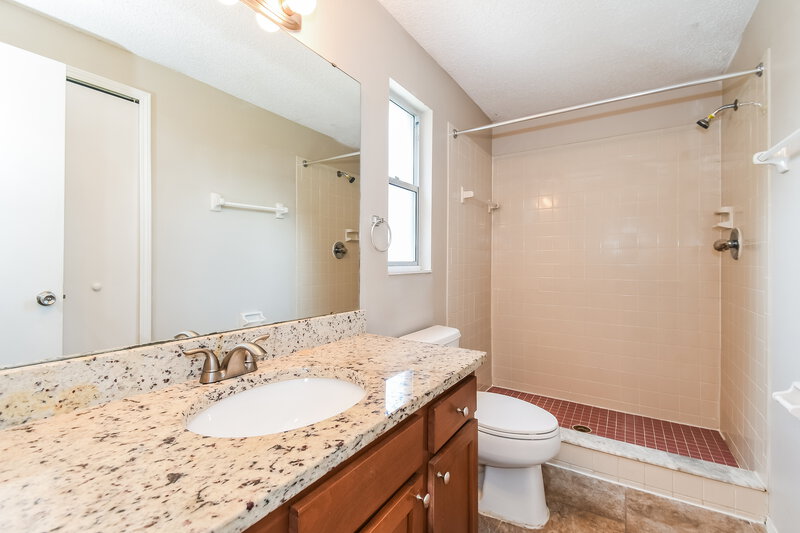 1,630/Mo, 8244 Yolanda Ct Jacksonville, FL 32210 Main Bathroom View
