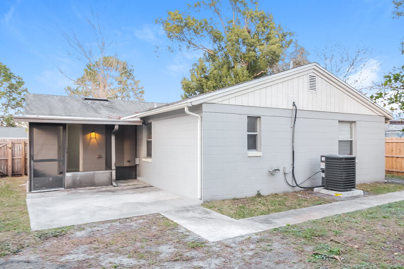 1,635/Mo, 8244 Yolanda Ct Jacksonville, FL 32210 Rear View