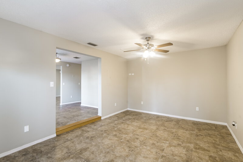 1,635/Mo, 8244 Yolanda Ct Jacksonville, FL 32210 Family Room View 2