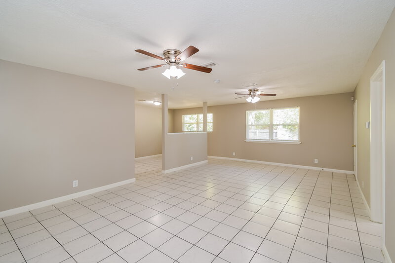 2,520/Mo, 4307 Lane Ave S Jacksonville, FL 32210 Living Room View 2