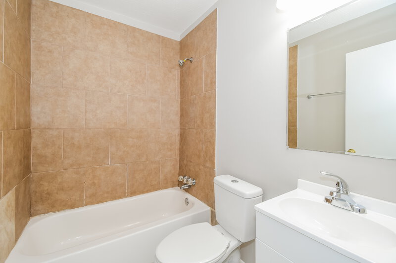 2,520/Mo, 4307 Lane Ave S Jacksonville, FL 32210 Bathroom View