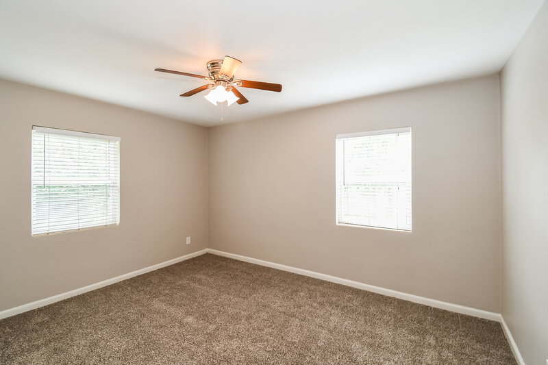 1,420/Mo, 5118 Kingsbury St Jacksonville, FL 32205 Main Bedroom View 2