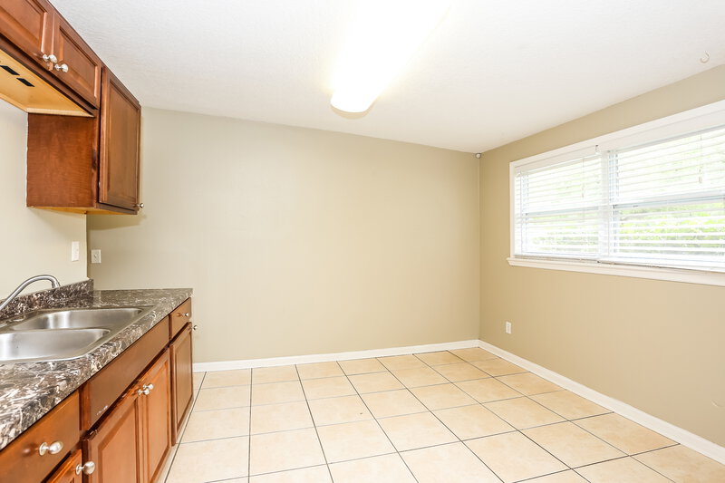 1,535/Mo, 1923 Griflet Rd Jacksonville, FL 32211 Kitchen View 2