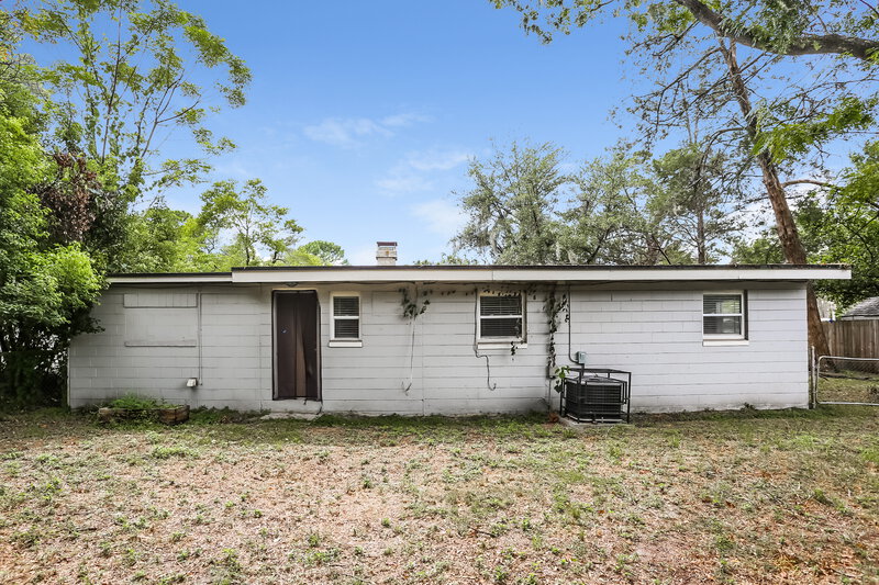 1,535/Mo, 1923 Griflet Rd Jacksonville, FL 32211 Rear View