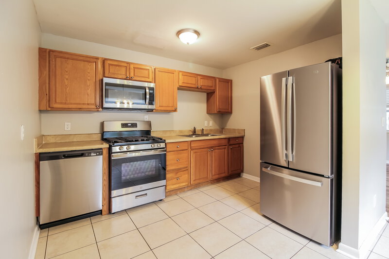 1,470/Mo, 4608 Morley Ln Jacksonville, FL 32210 Kitchen View