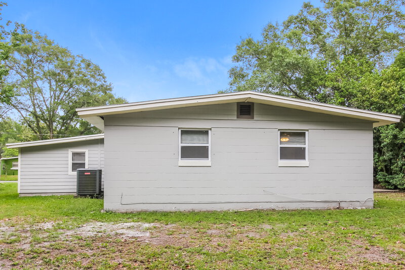 1,470/Mo, 4608 Morley Ln Jacksonville, FL 32210 Rear View