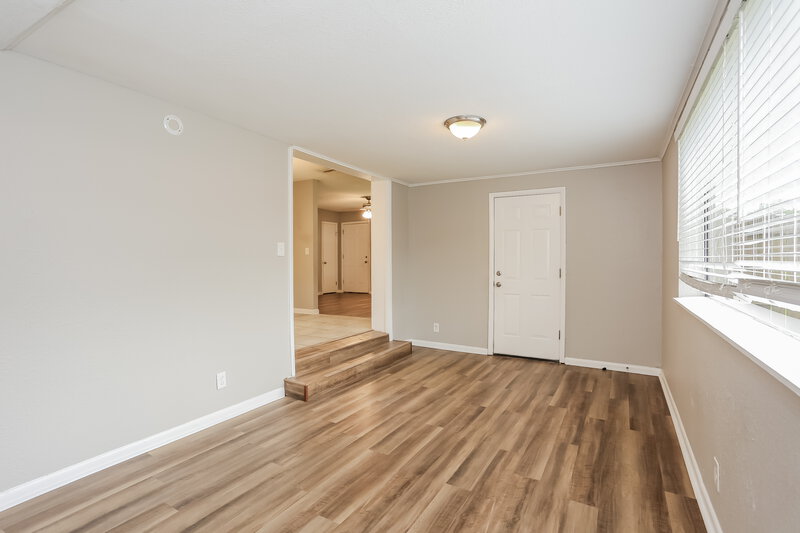 1,640/Mo, 4733 Samba Dr Jacksonville, FL 32210 Living Room View 3