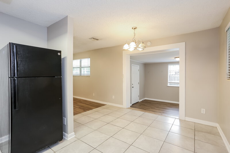 1,640/Mo, 4733 Samba Dr Jacksonville, FL 32210 Dining Room View 2